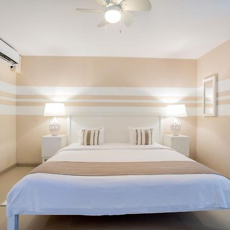 Floris Suite Hotel - Spa & Beach Club - Adults Only Piscadera Bay Exterior photo