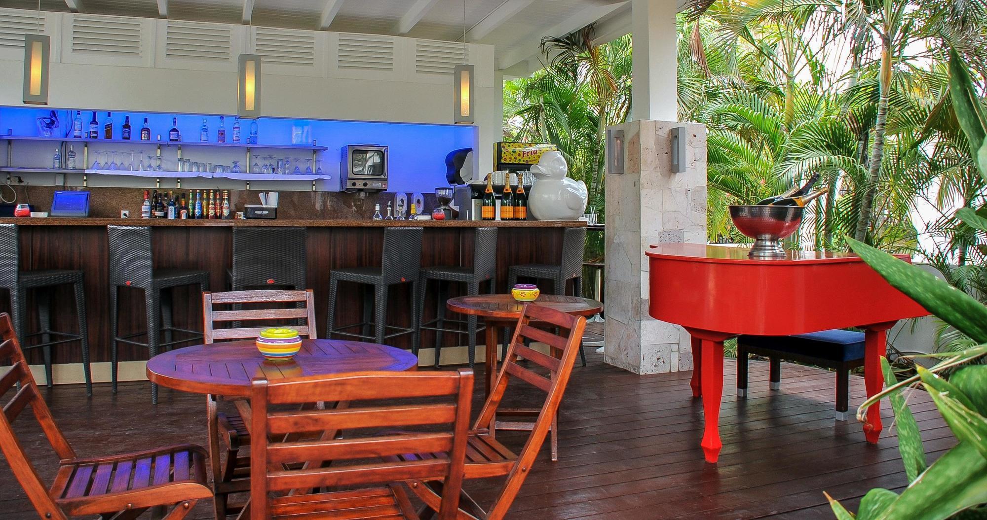 Floris Suite Hotel - Spa & Beach Club - Adults Only Piscadera Bay Exterior photo