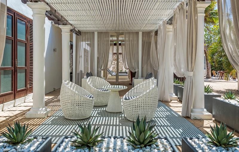 Floris Suite Hotel - Spa & Beach Club - Adults Only Piscadera Bay Exterior photo
